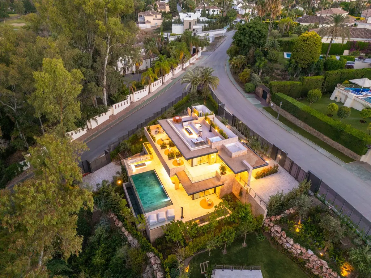 Detached Villa in Nueva Andalucía