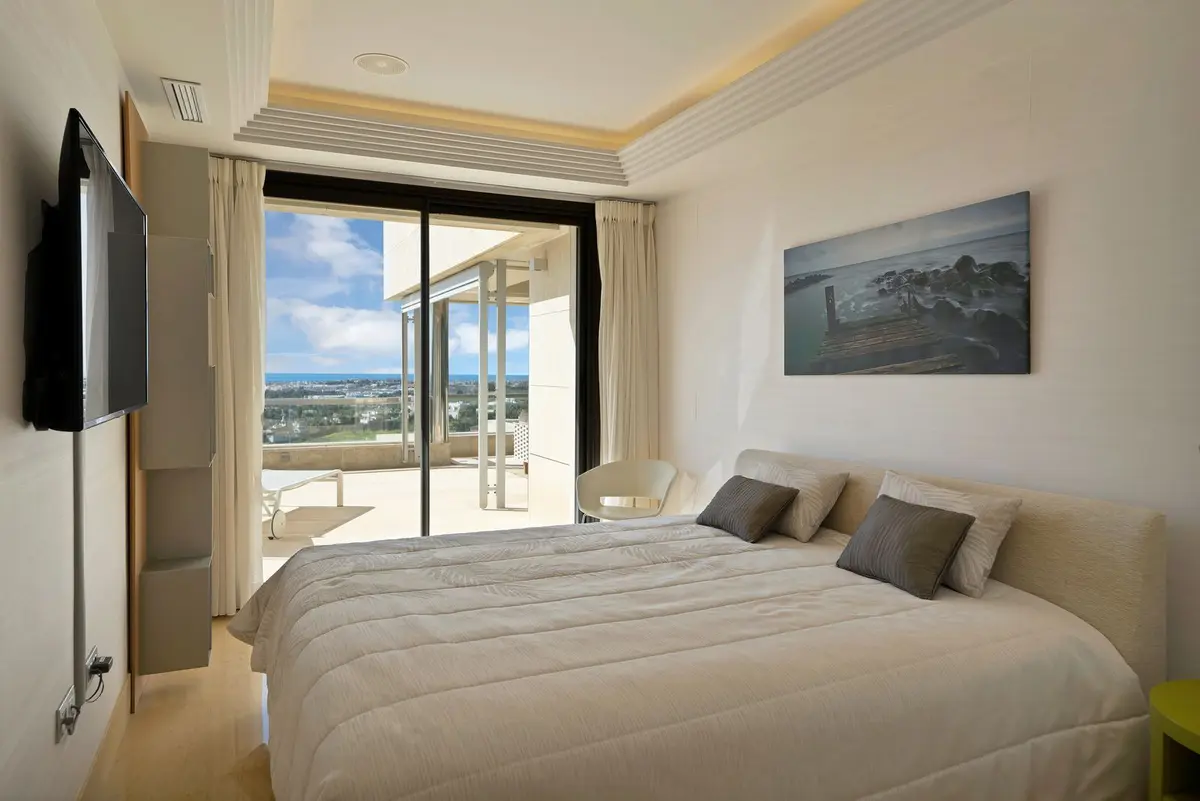 Middle Floor Apartment in Nueva Andalucía