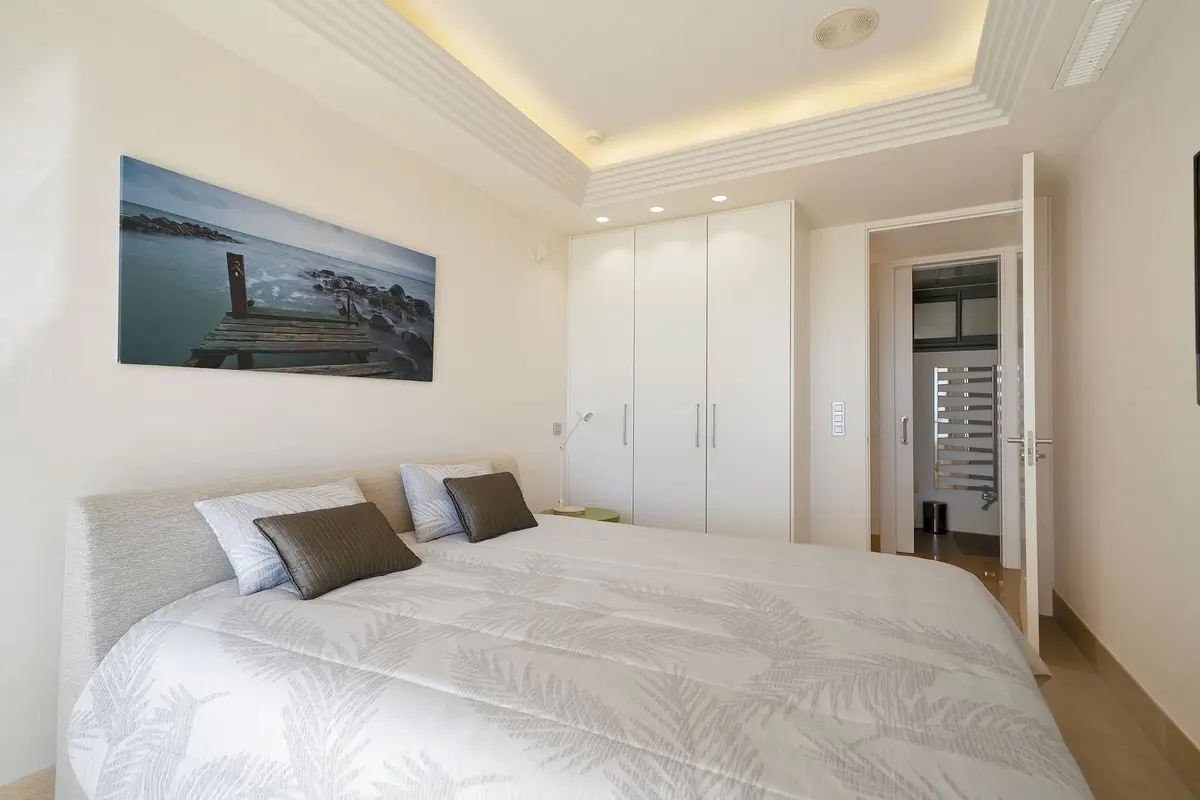 Middle Floor Apartment in Nueva Andalucía