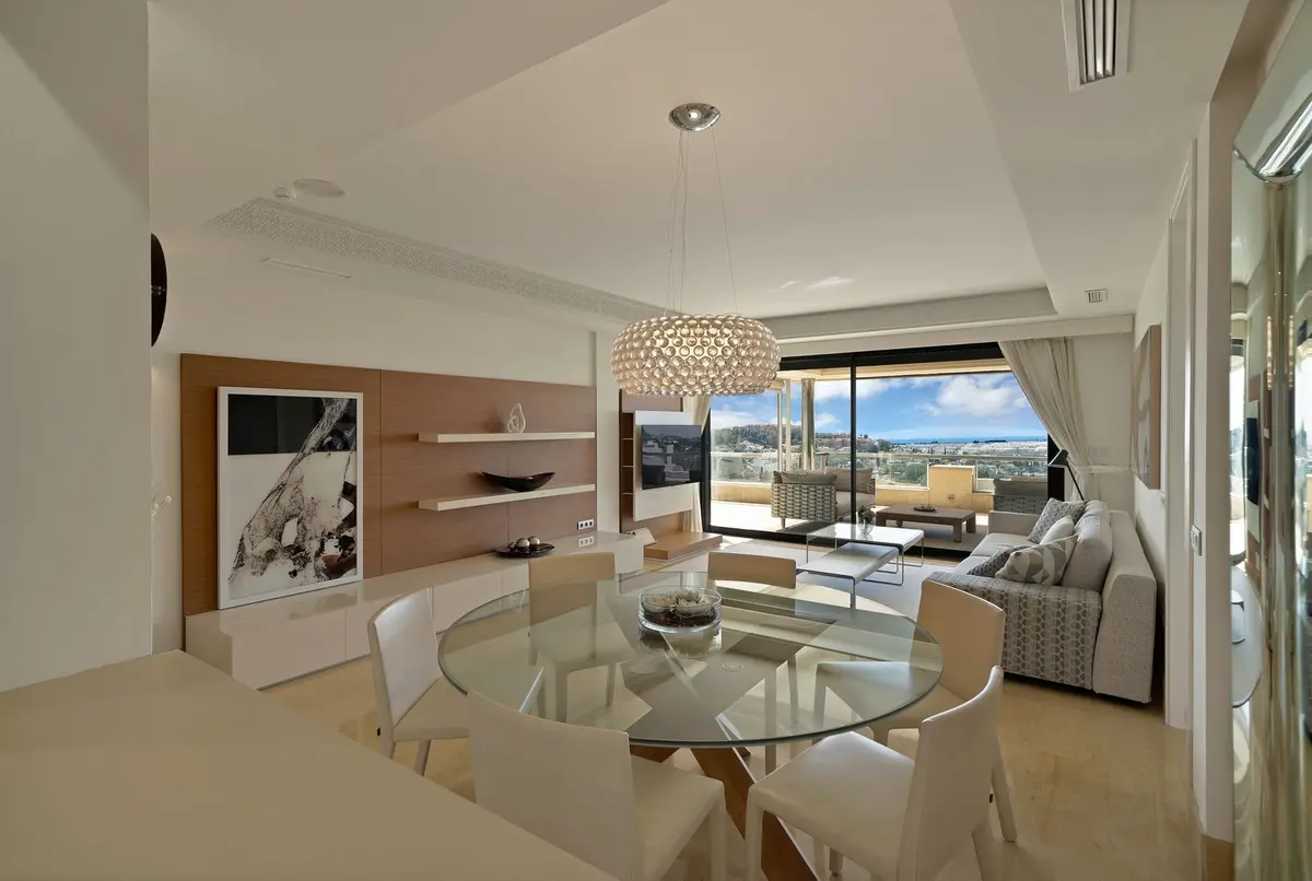 Middle Floor Apartment in Nueva Andalucía