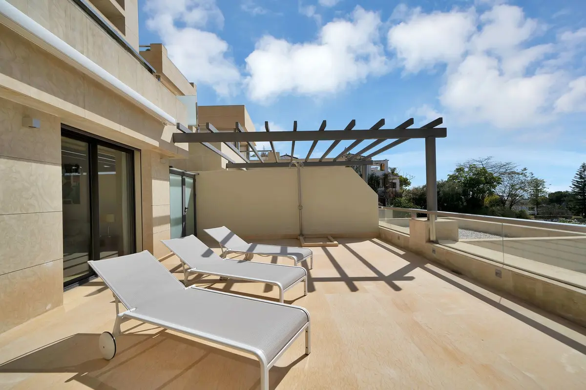 Middle Floor Apartment in Nueva Andalucía