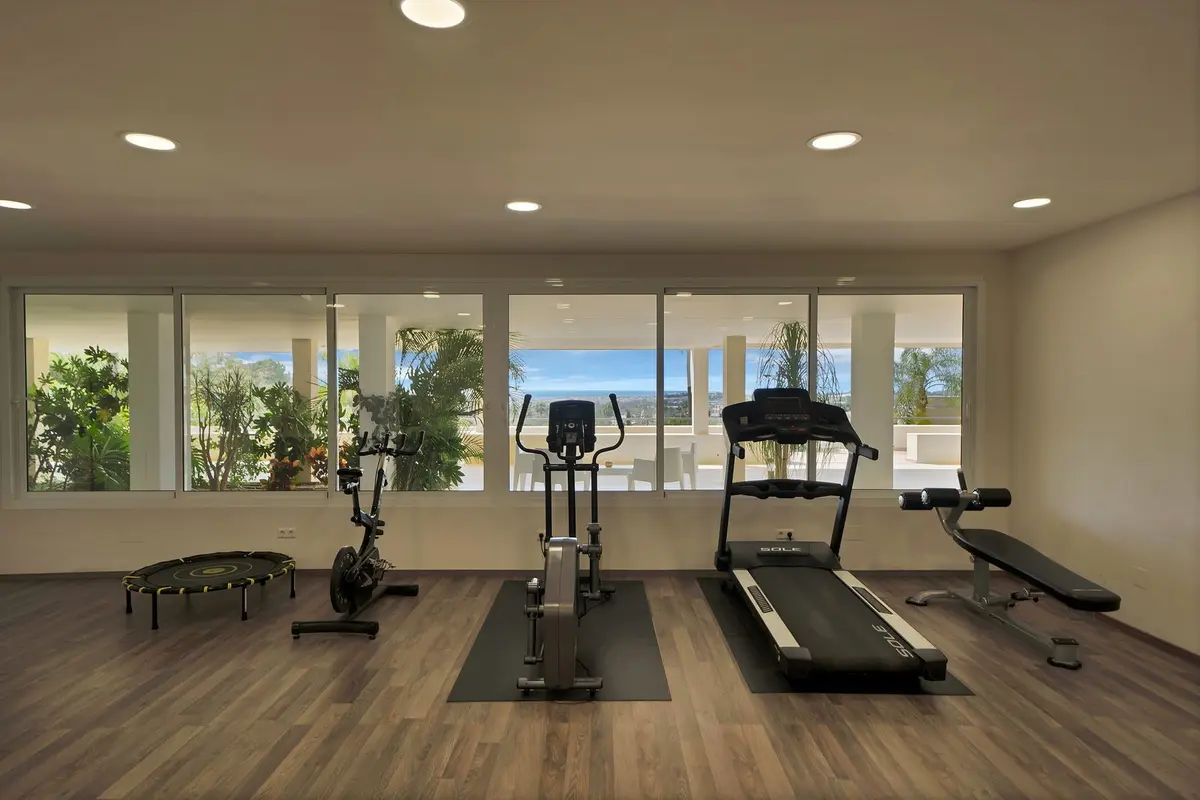 Middle Floor Apartment in Nueva Andalucía