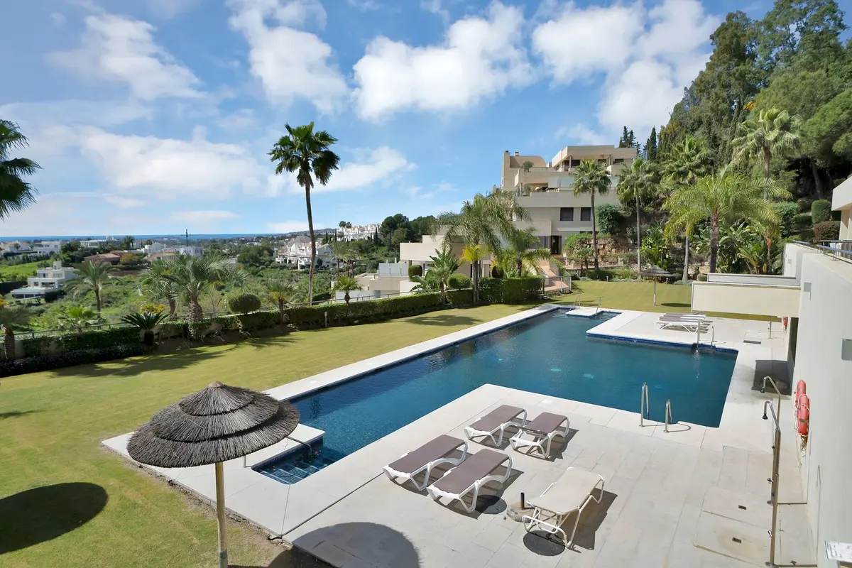 Middle Floor Apartment in Nueva Andalucía