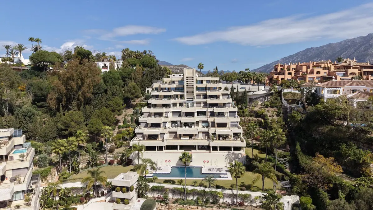 Middle Floor Apartment in Nueva Andalucía