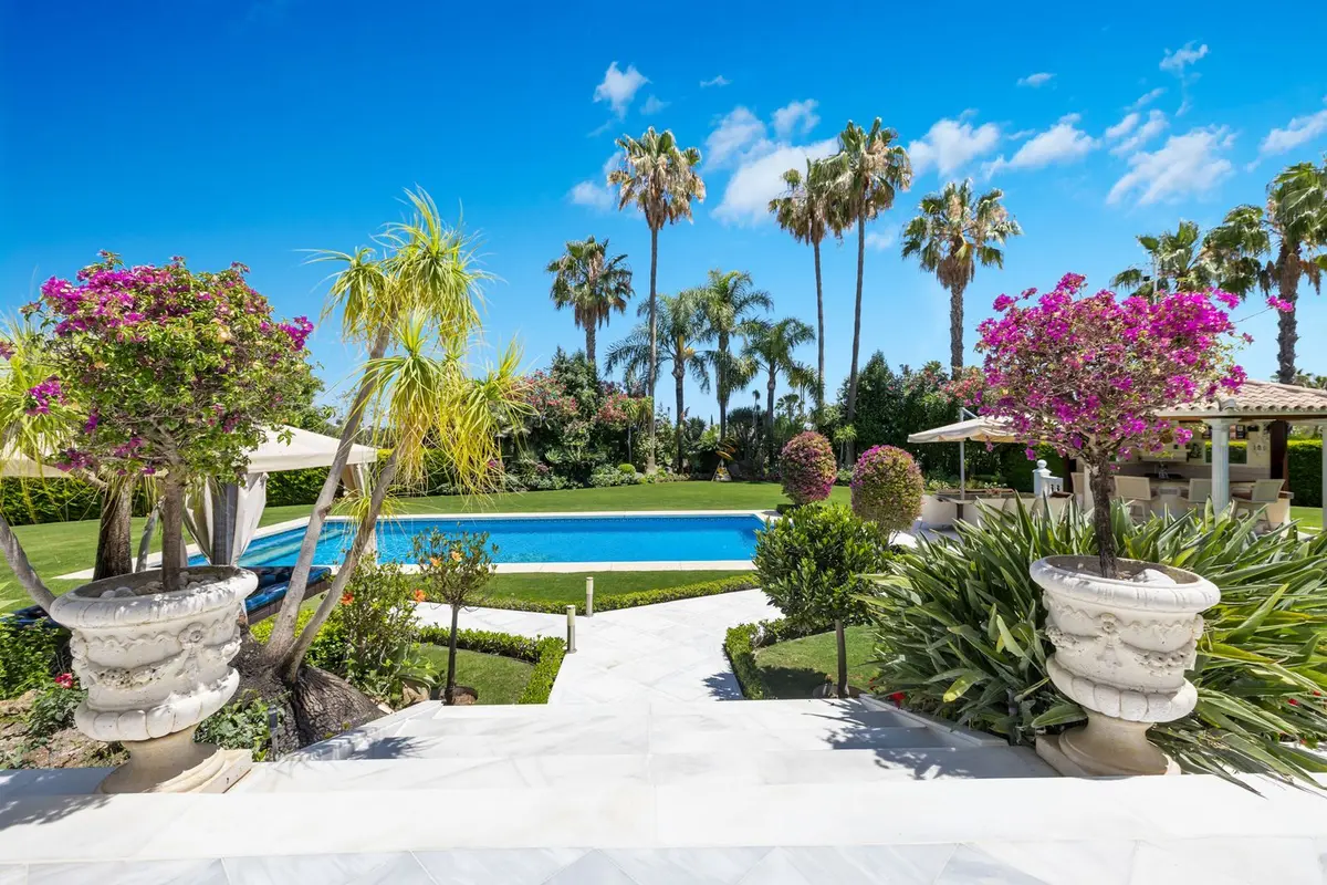 Detached Villa in Nueva Andalucía