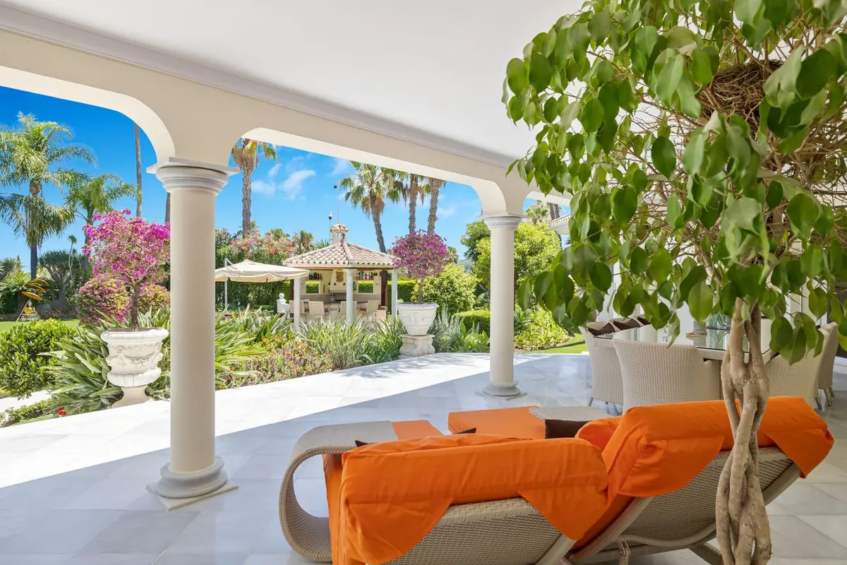 Detached Villa in Nueva Andalucía