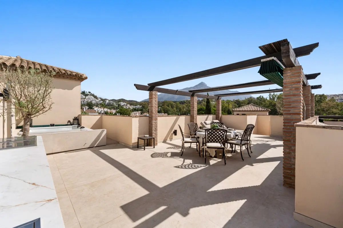 Penthouse Duplex in Nueva Andalucía