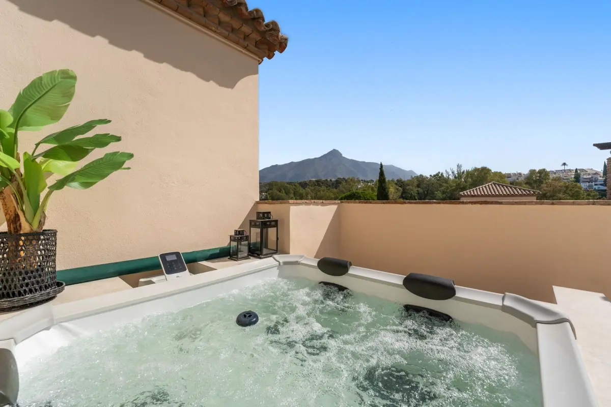Penthouse Duplex in Nueva Andalucía