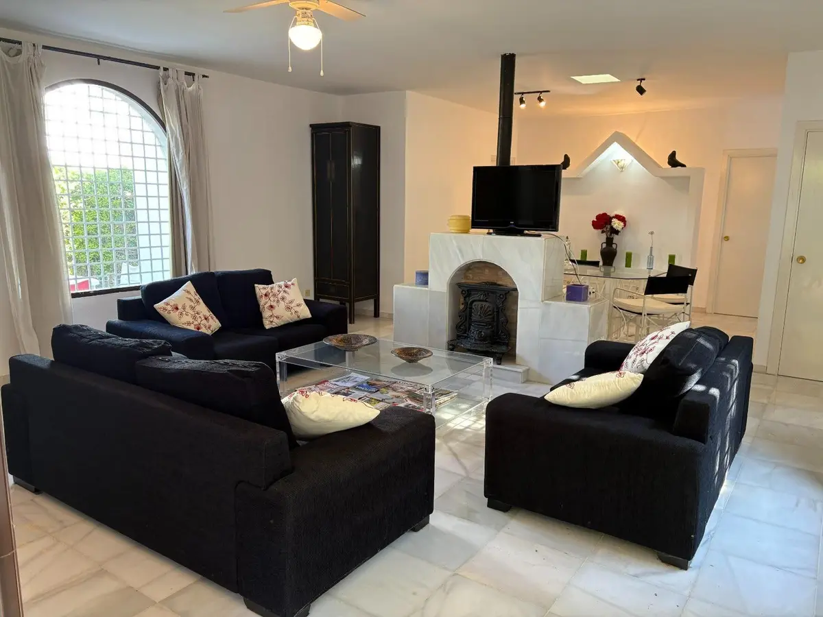 Detached Villa in Artola