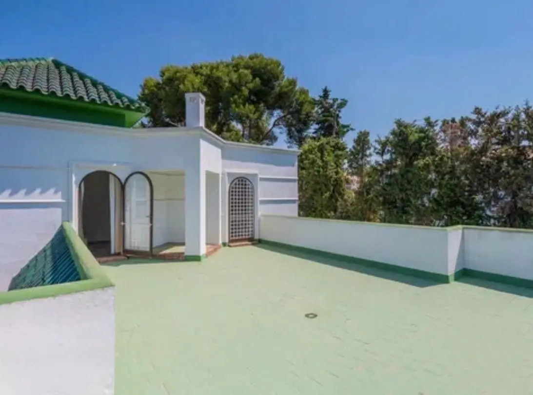 Detached Villa in Artola