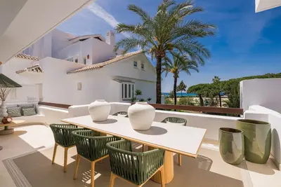 Frontline Beach Apartment in Palm Beach, Marbella