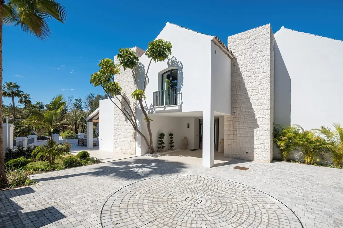 Detached Villa in Nueva Andalucía