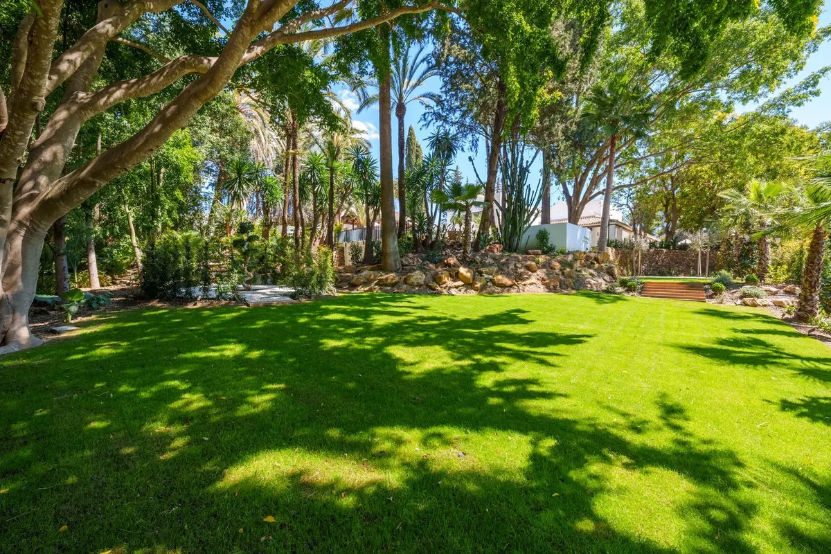 Detached Villa in Nueva Andalucía