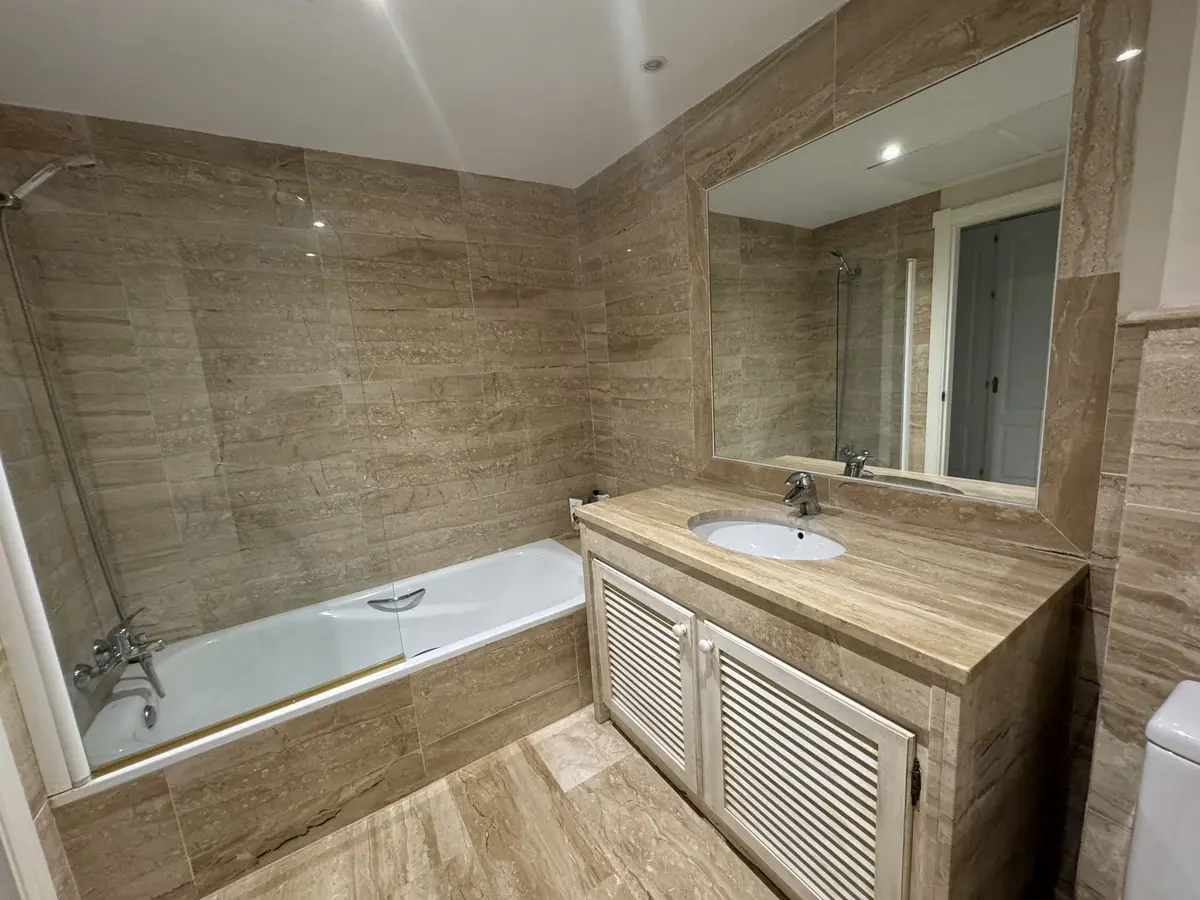 Middle Floor Apartment in Guadalmina Baja