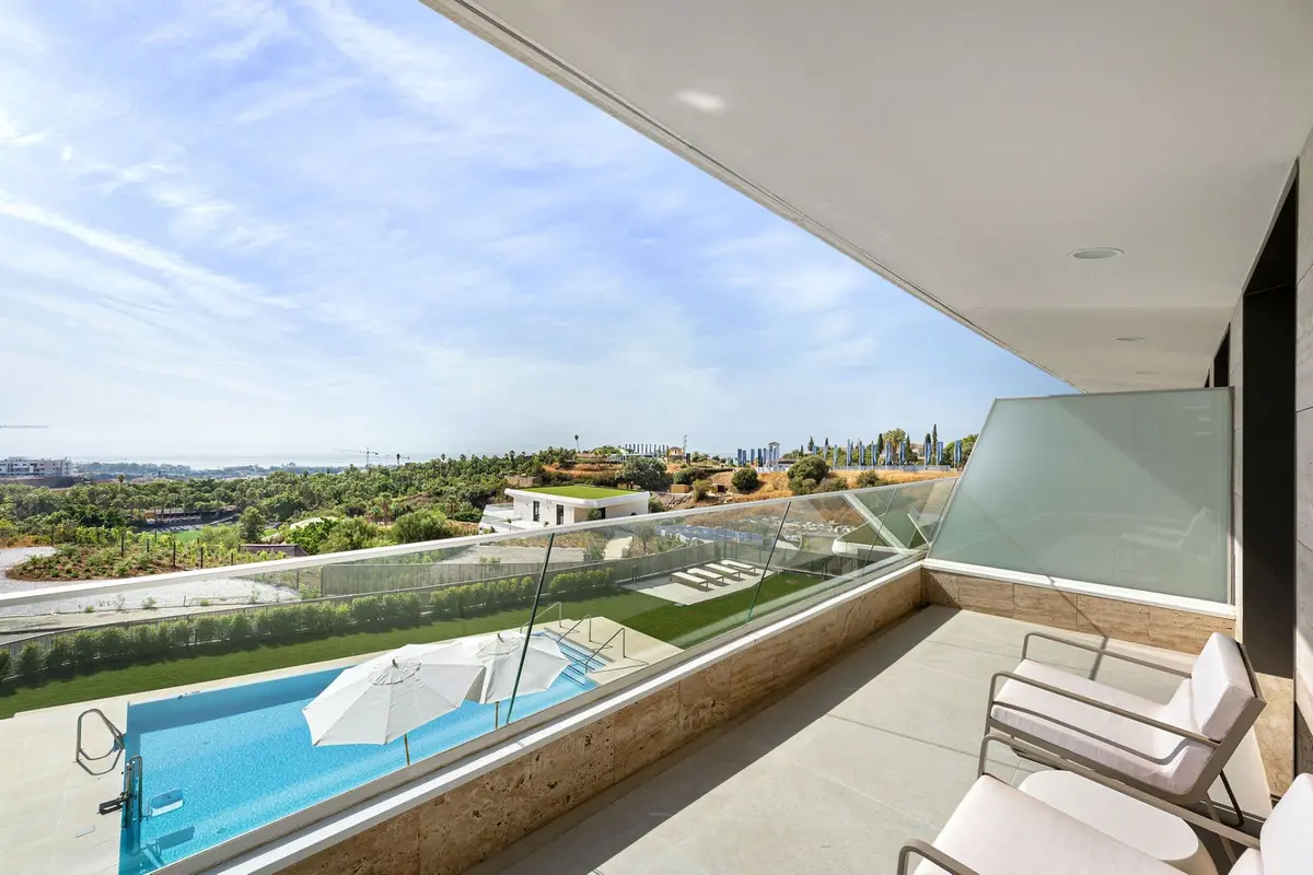 Middle Floor Apartment in Estepona