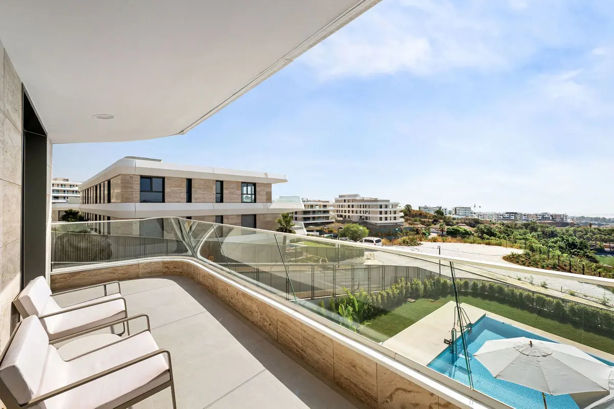Middle Floor Apartment in Estepona