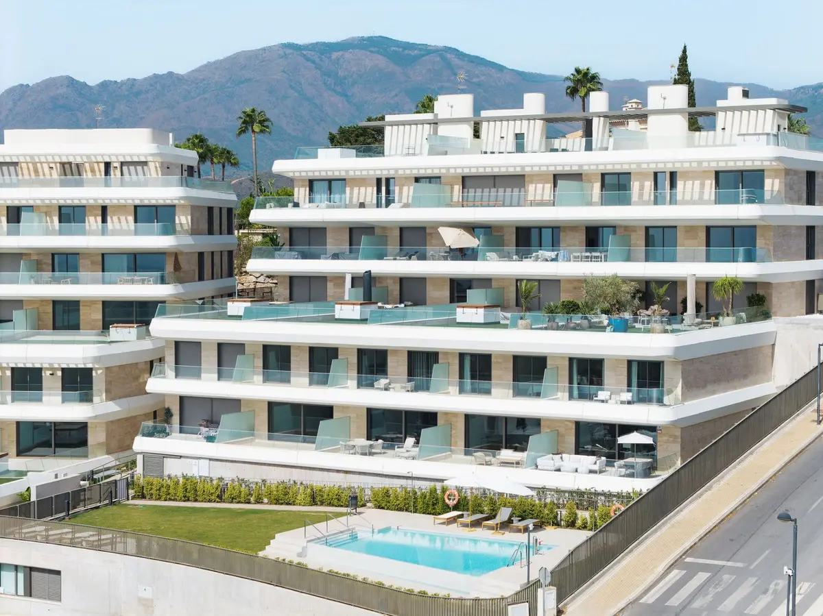 Middle Floor Apartment in Estepona