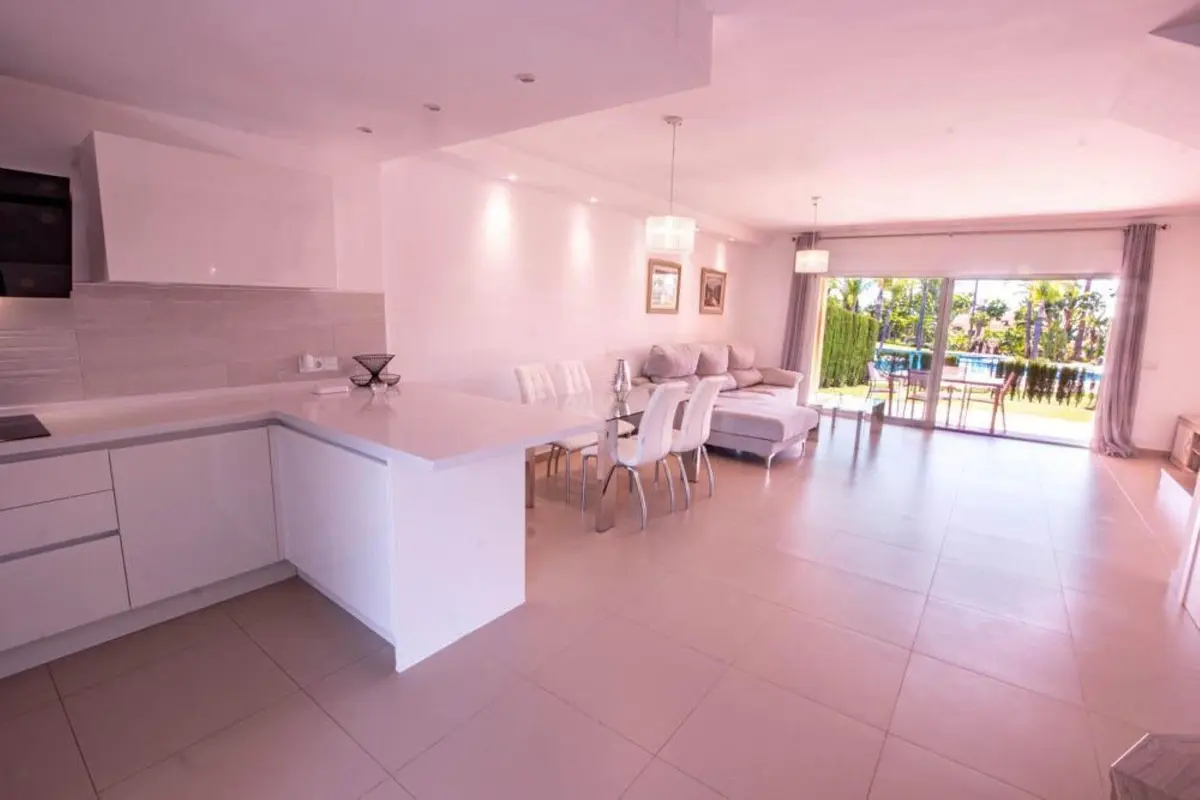 Semi-Detached House in El Paraiso