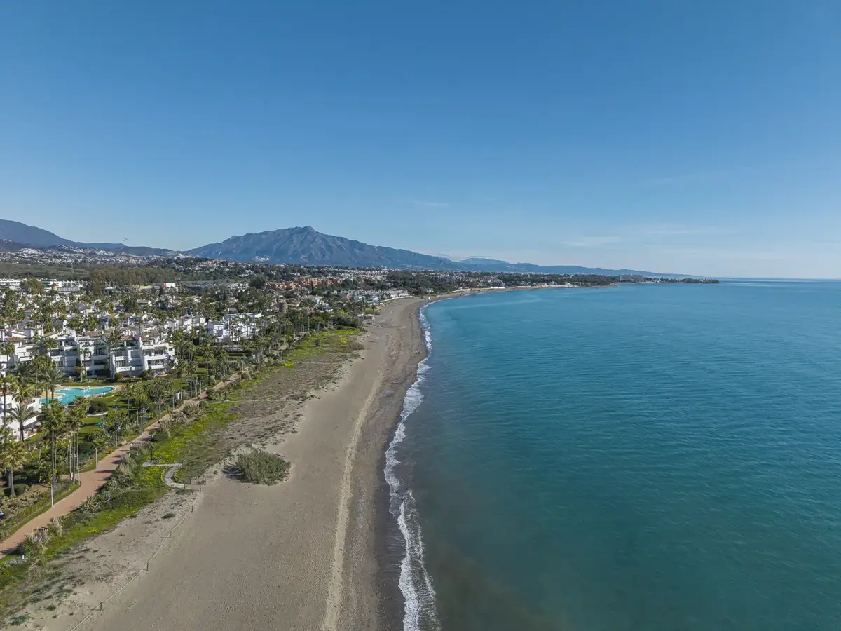 Middle Floor Apartment in Estepona