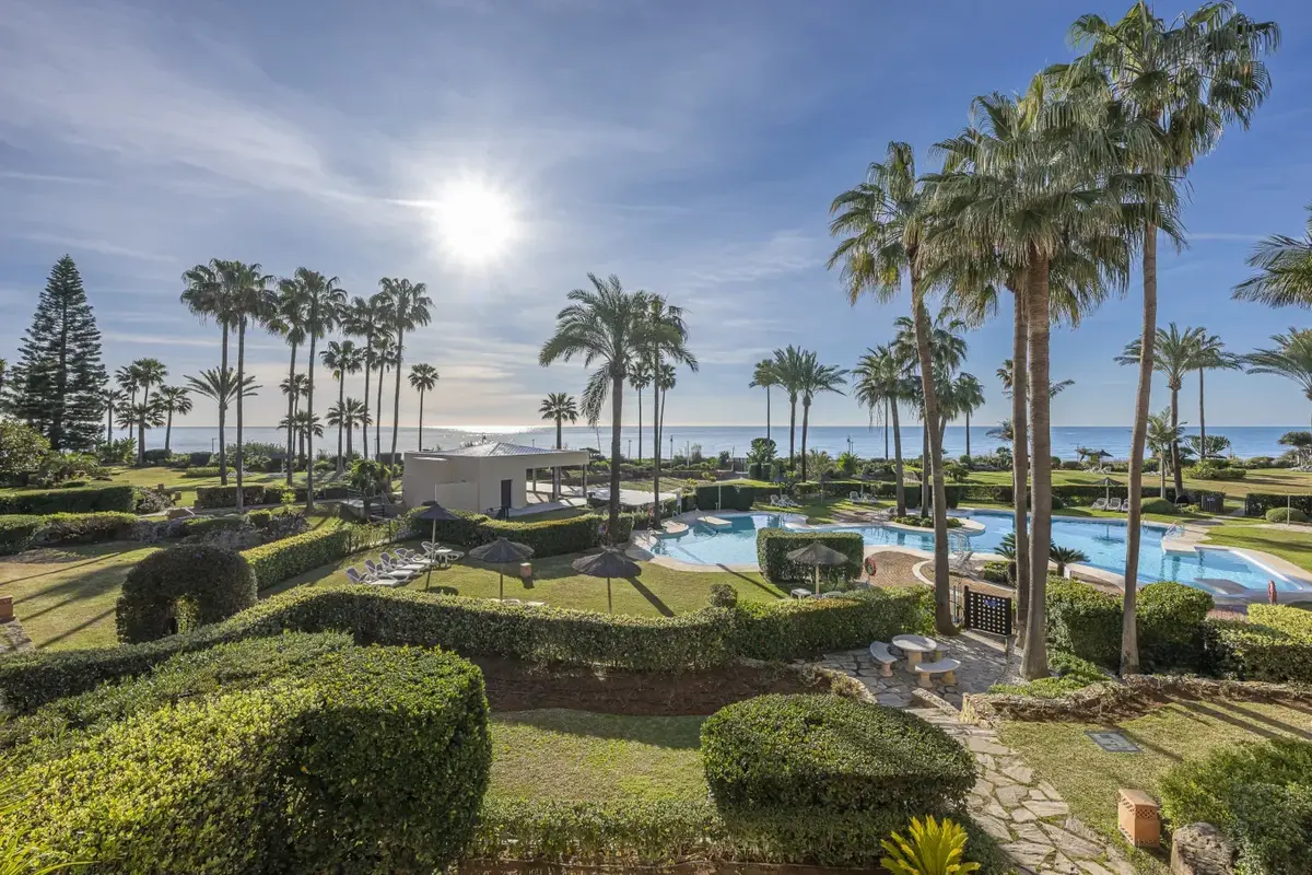 Middle Floor Apartment in Estepona