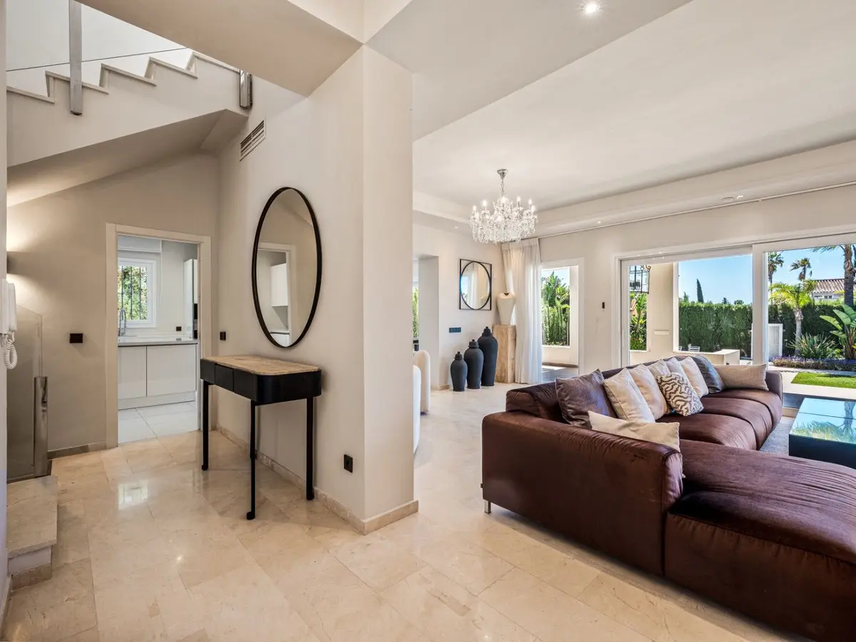 Detached Villa in Nueva Andalucía