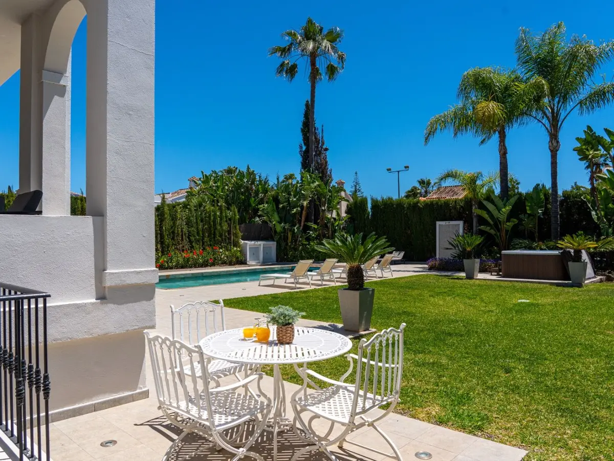 Detached Villa in Nueva Andalucía