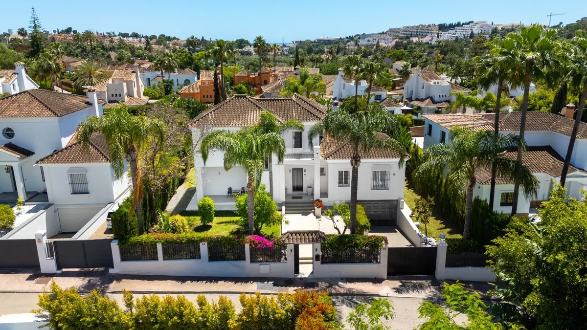Detached Villa in Nueva Andalucía