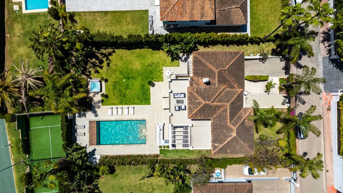 Detached Villa in Nueva Andalucía