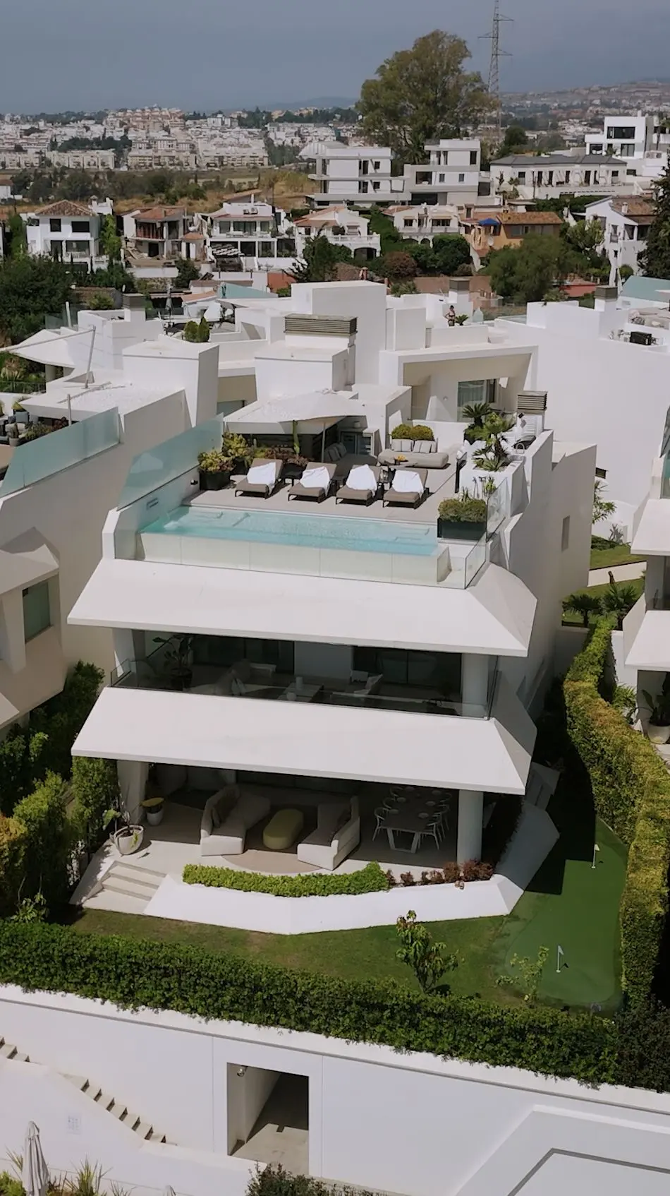 Detached Villa in Nueva Andalucía
