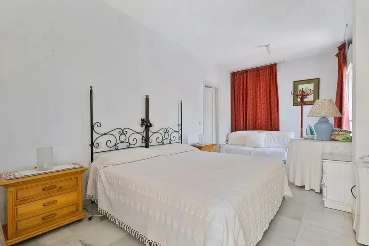 Detached Villa in Nueva Andalucía
