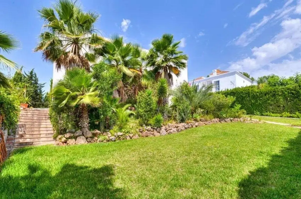 Detached Villa in Nueva Andalucía