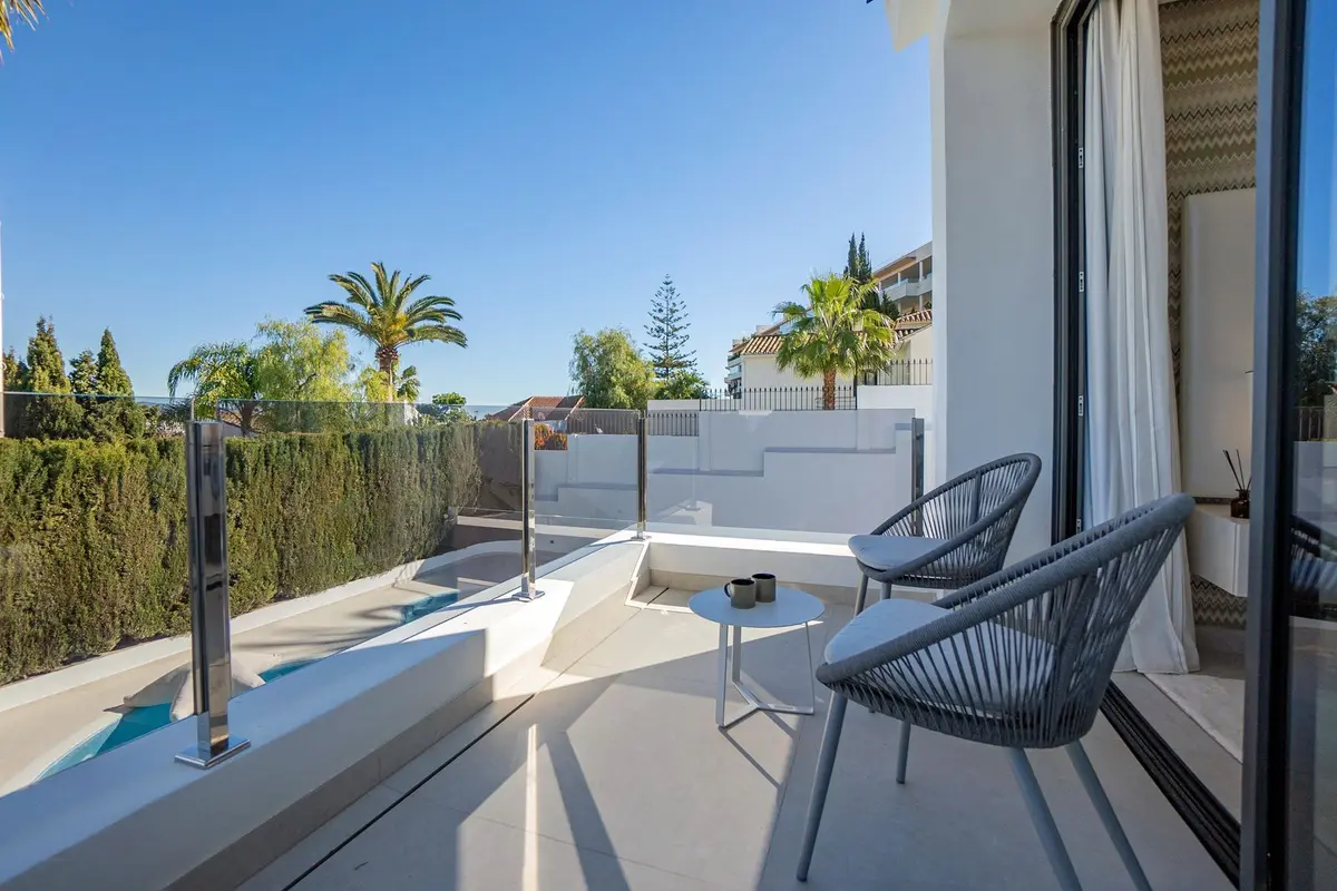 Detached Villa in Nueva Andalucía