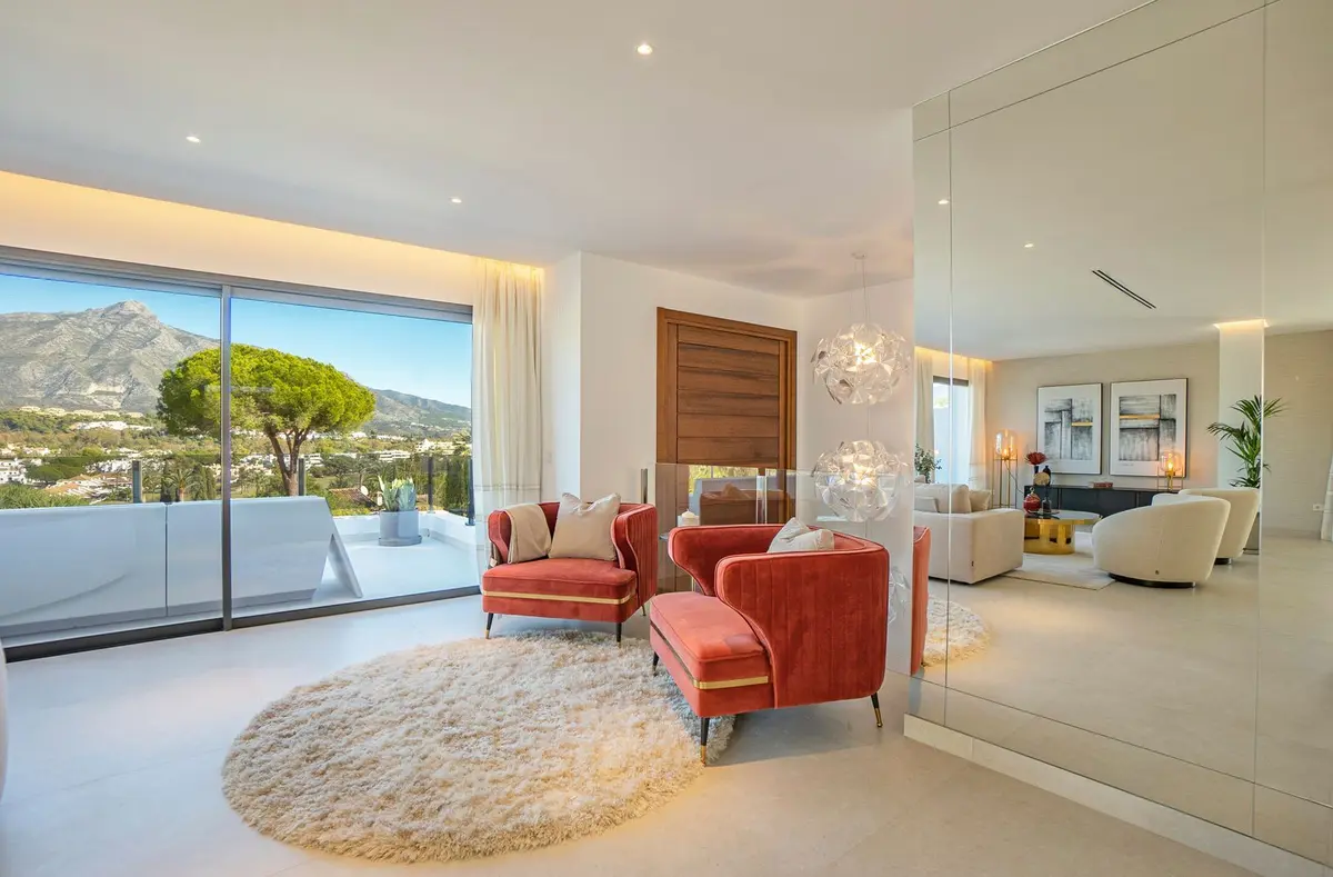 Detached Villa in Nueva Andalucía