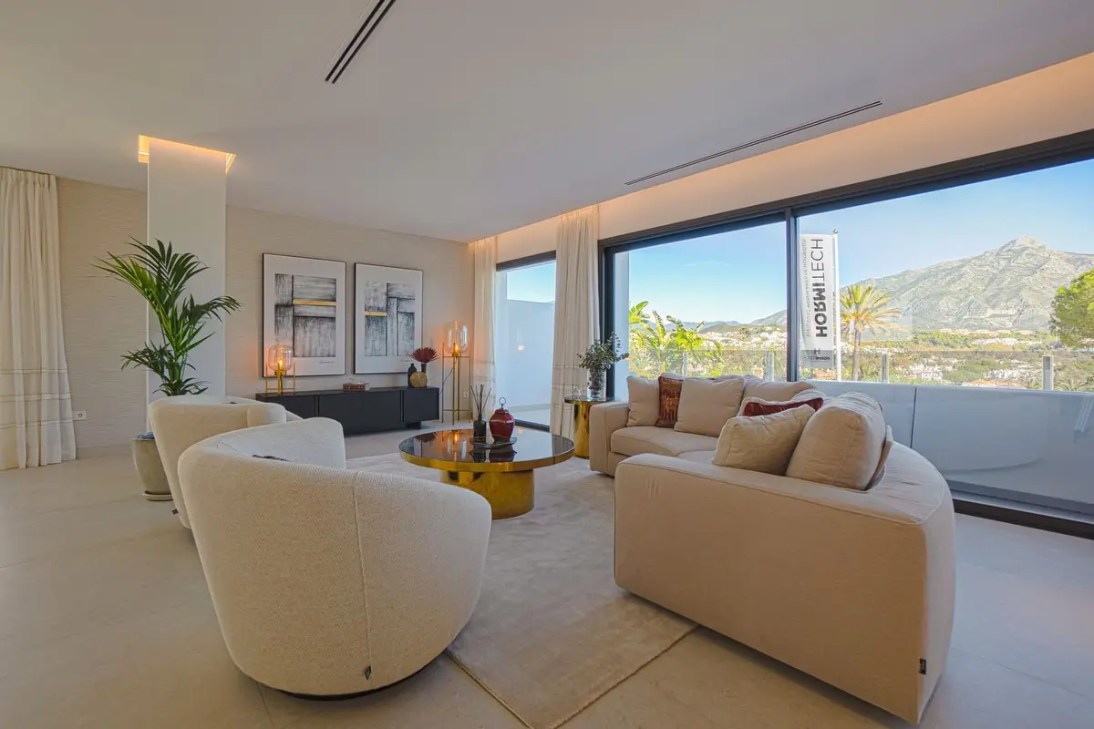 Detached Villa in Nueva Andalucía