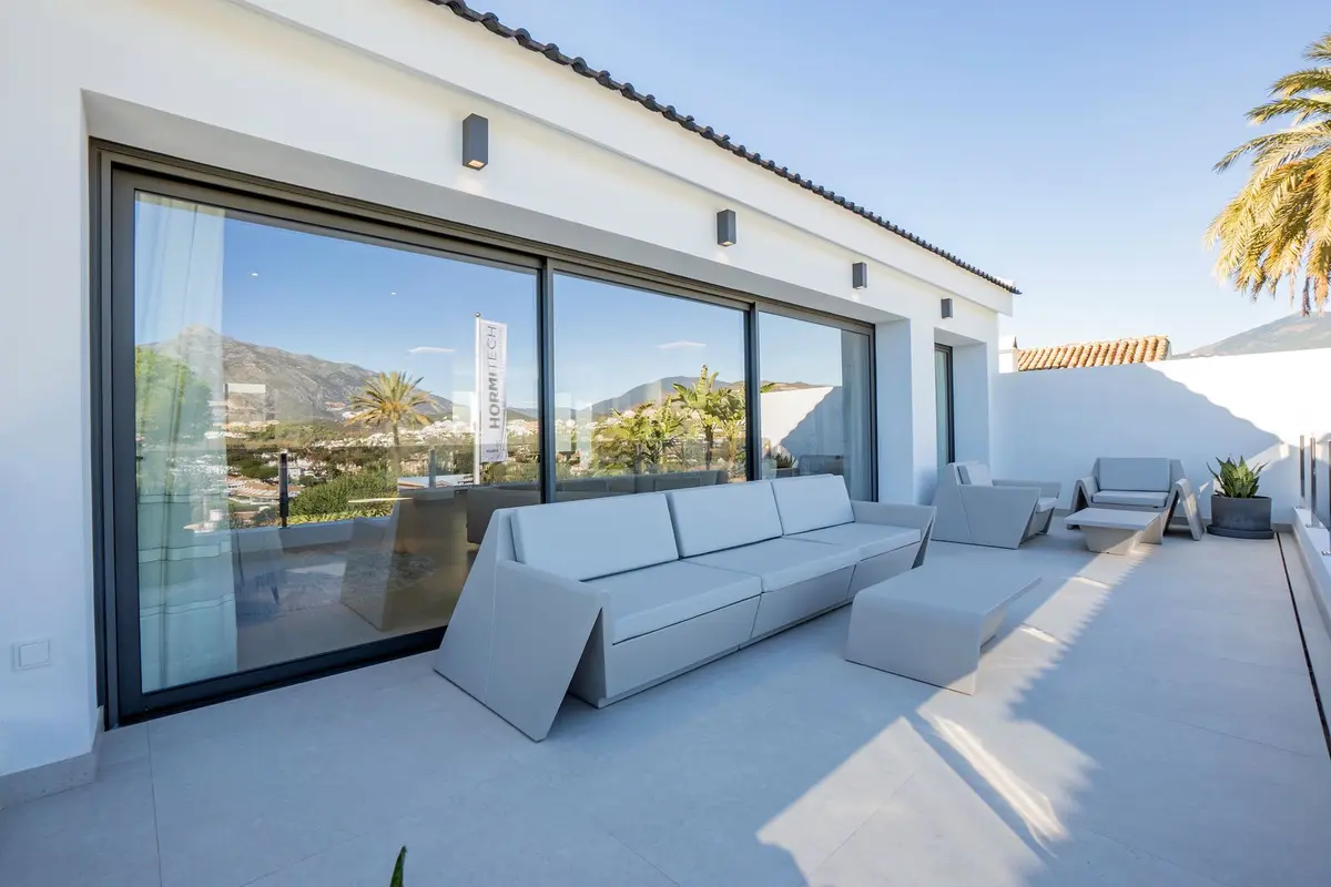 Detached Villa in Nueva Andalucía