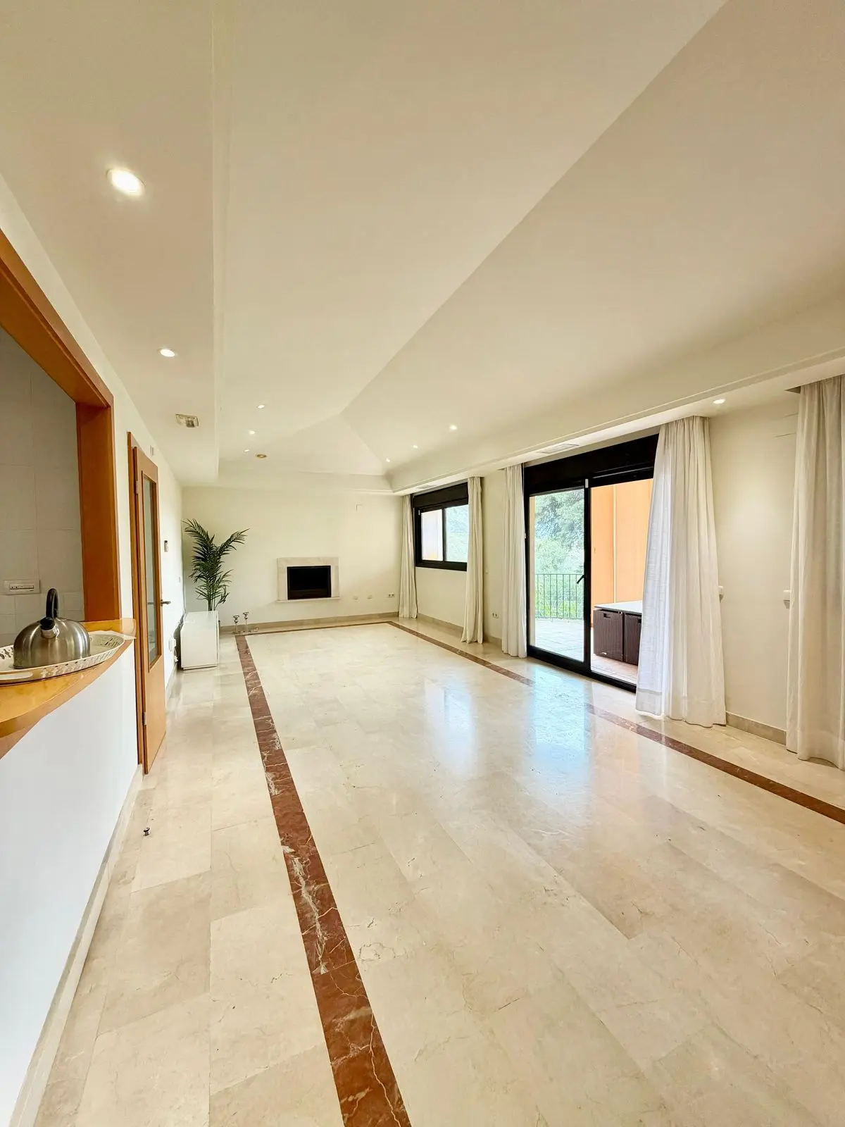 Top Floor Apartment in Puerto Banús
