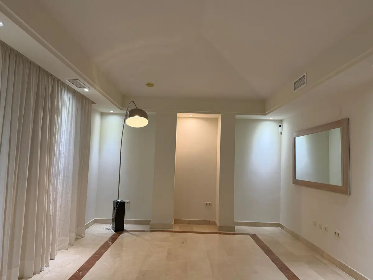 Top Floor Apartment in Puerto Banús