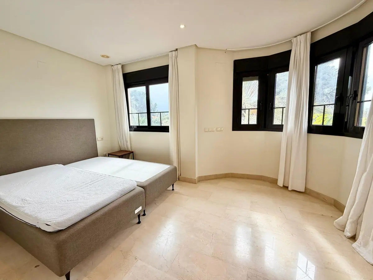 Top Floor Apartment in Puerto Banús