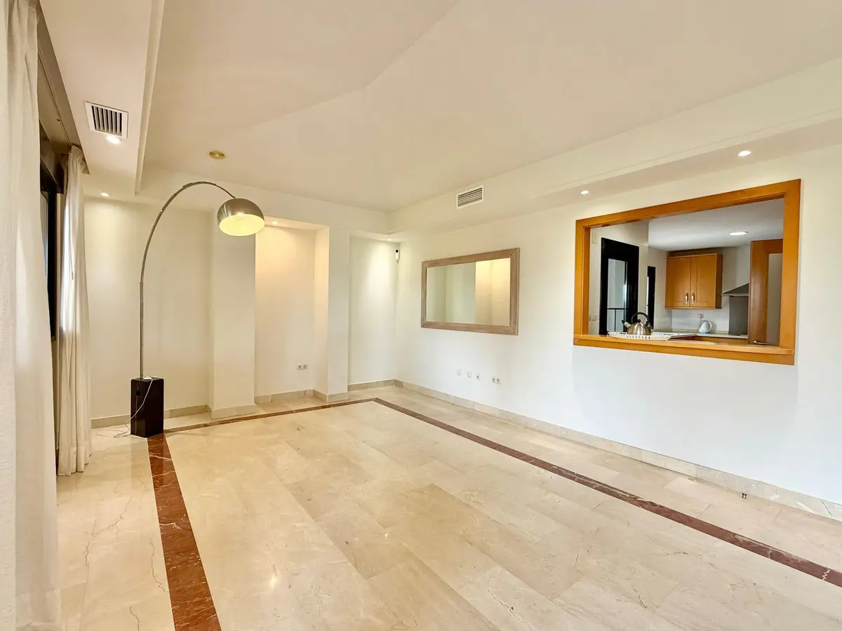 Top Floor Apartment in Puerto Banús
