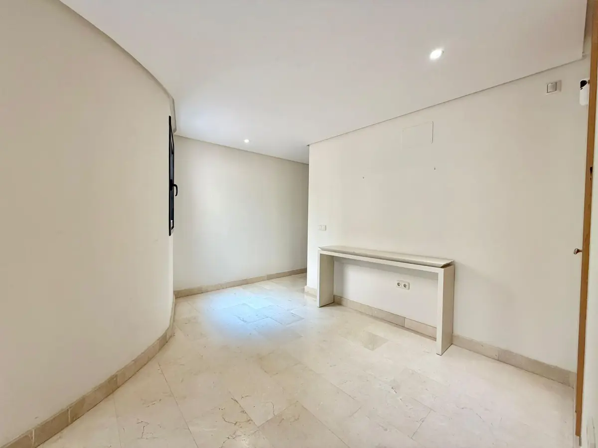 Top Floor Apartment in Puerto Banús