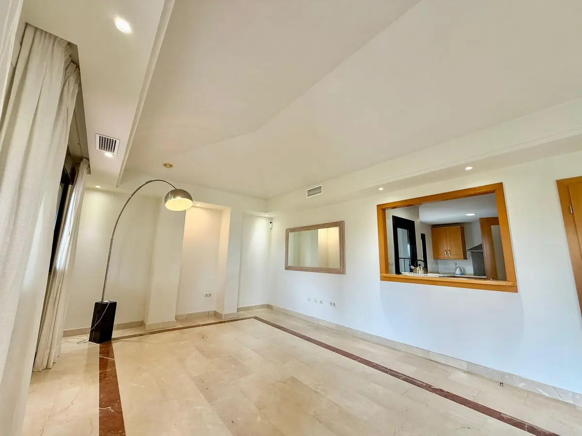 Top Floor Apartment in Puerto Banús