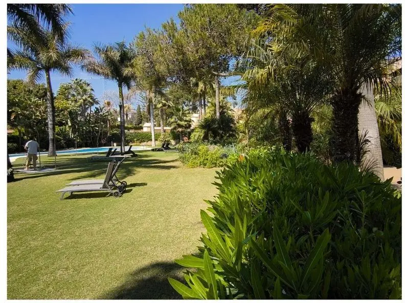 Top Floor Apartment in Puerto Banús