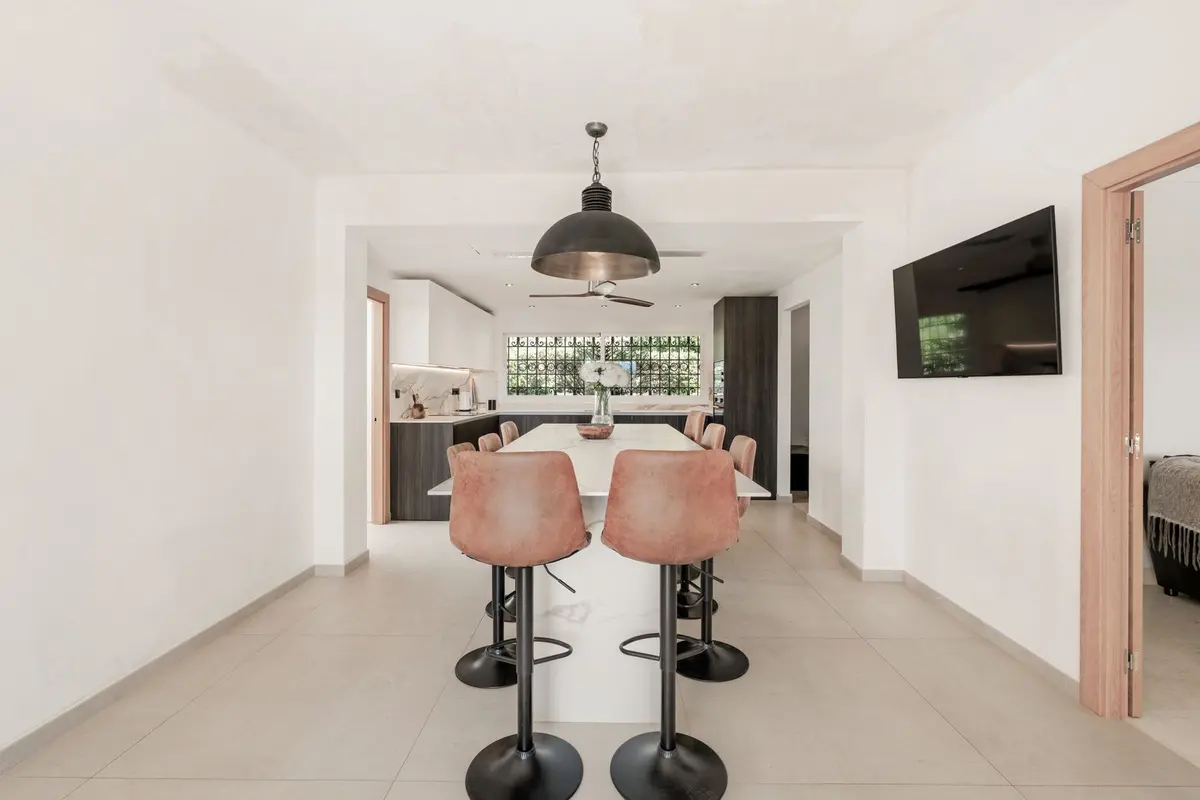 Detached Villa in El Paraiso
