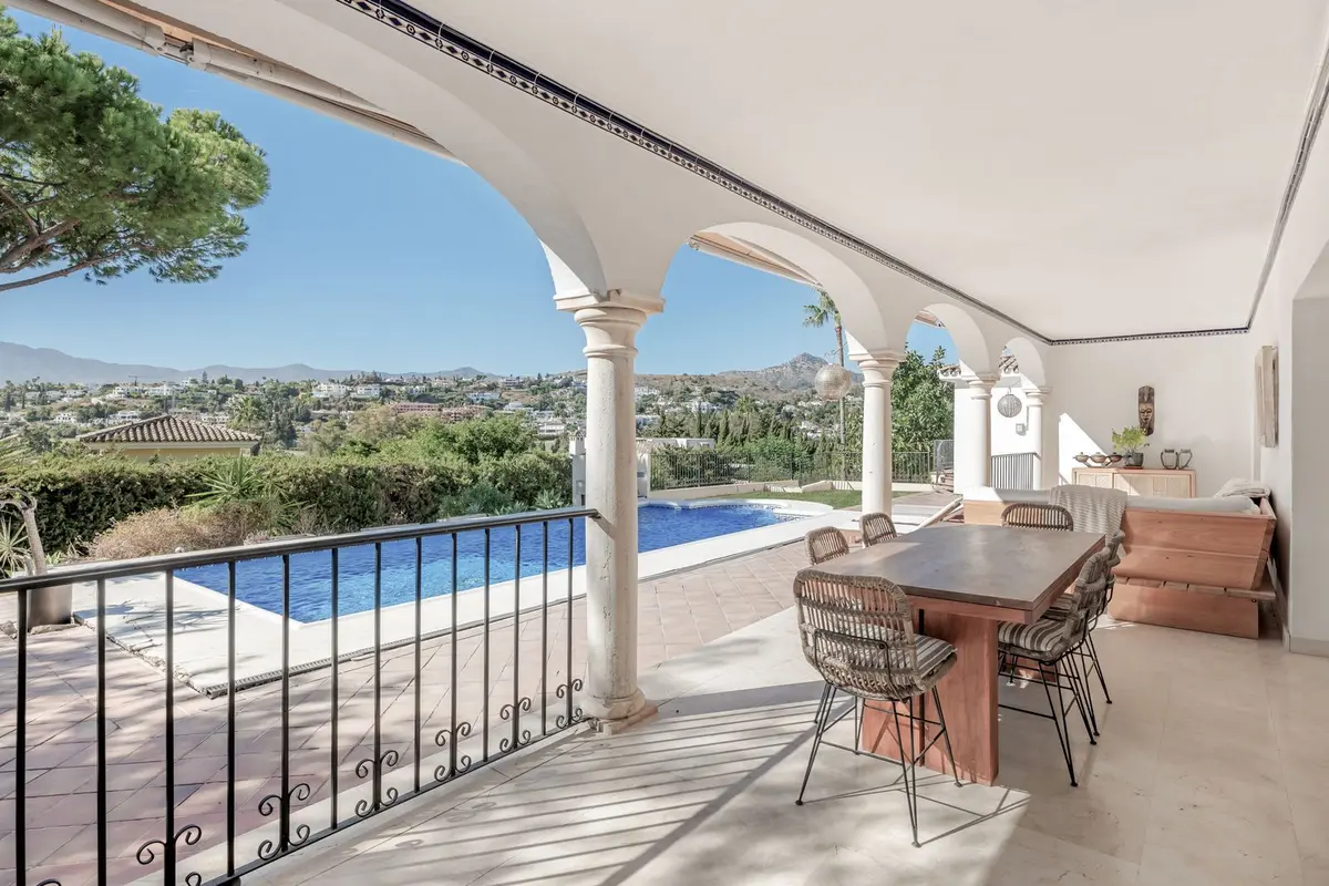 Detached Villa in El Paraiso