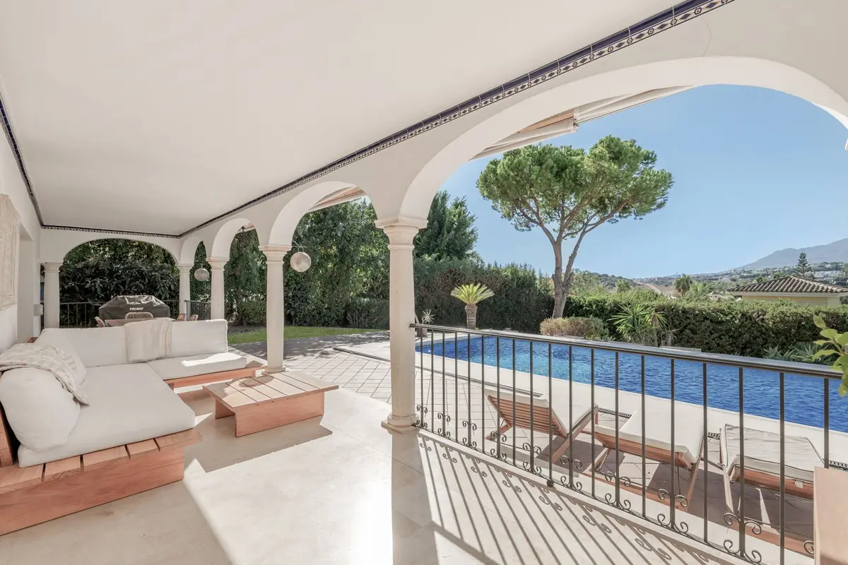 Detached Villa in El Paraiso