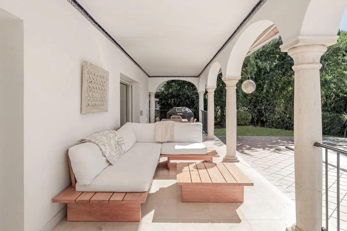 Detached Villa in El Paraiso