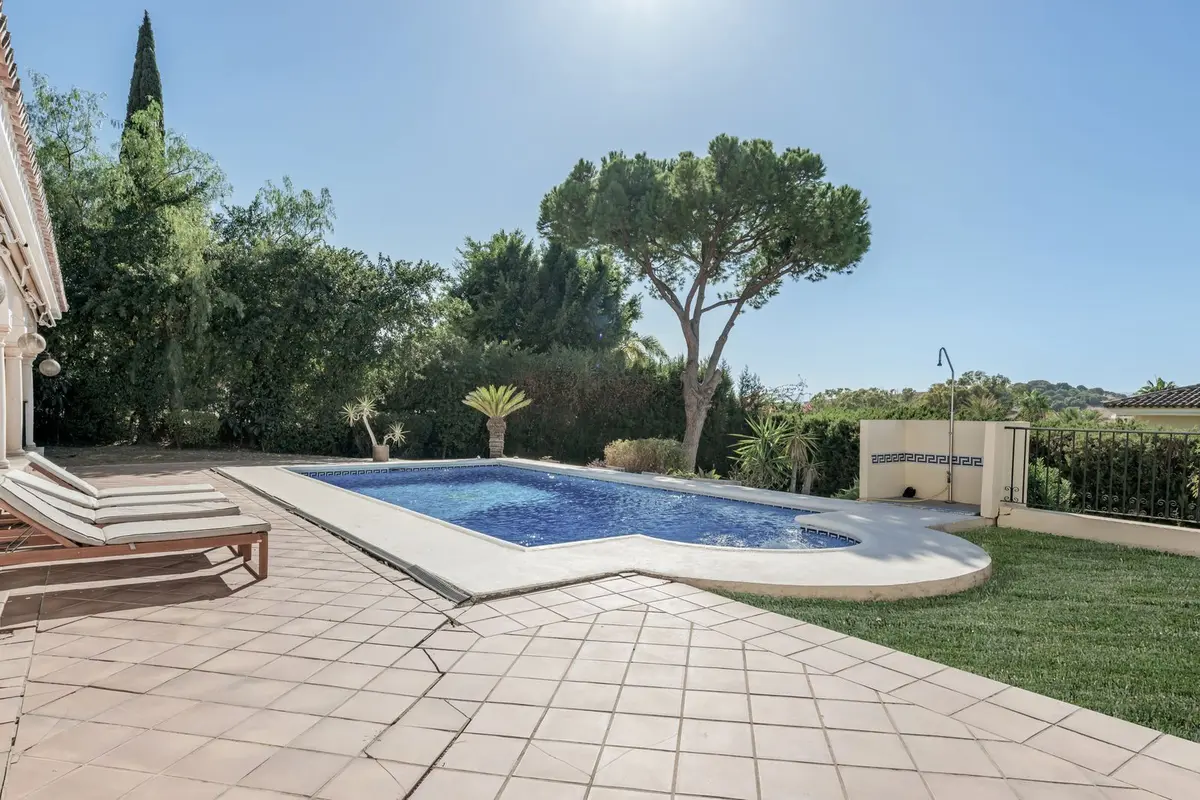 Detached Villa in El Paraiso