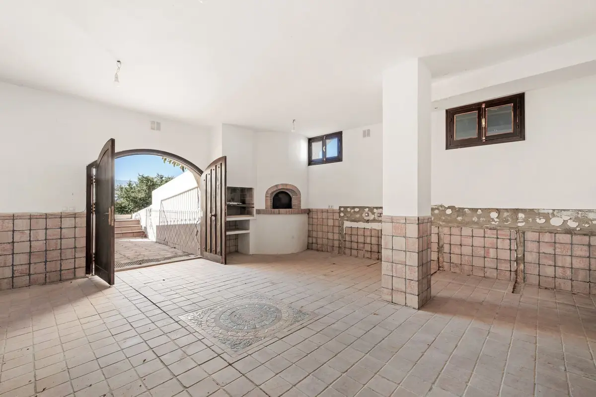 Detached Villa in El Paraiso