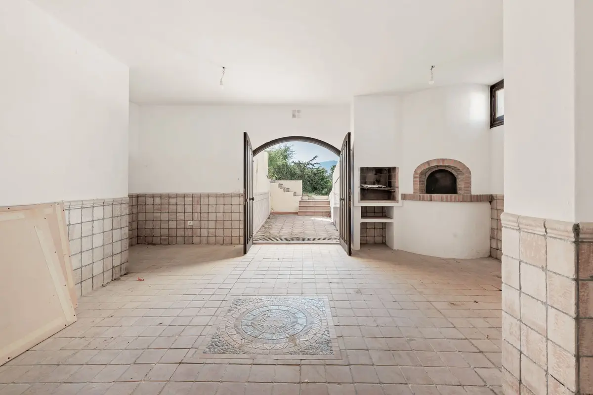 Detached Villa in El Paraiso
