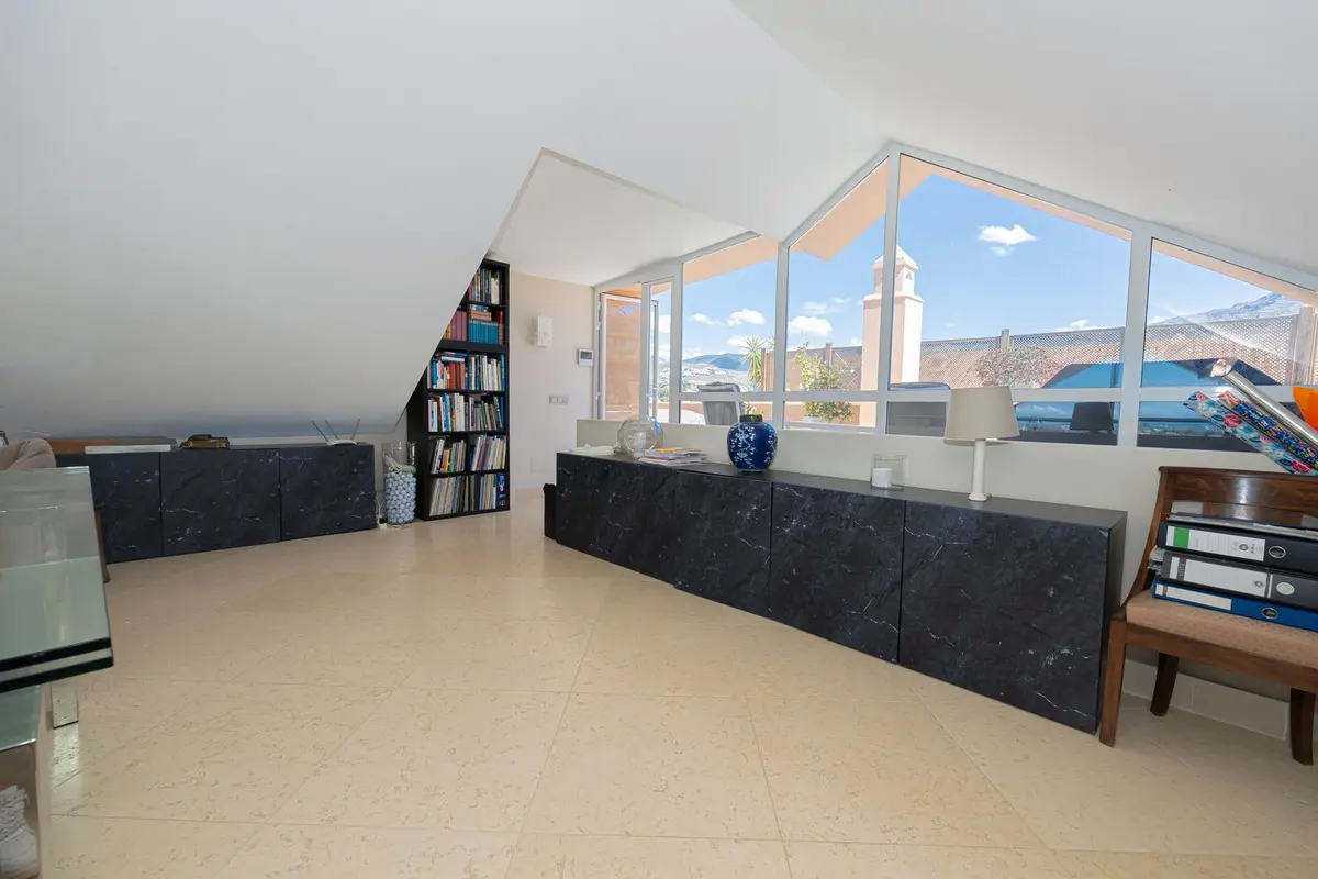 Penthouse Duplex in Nueva Andalucía
